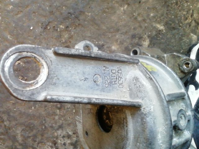 bontott OPEL ZAFIRA B Motor Tartó Bak Jobb