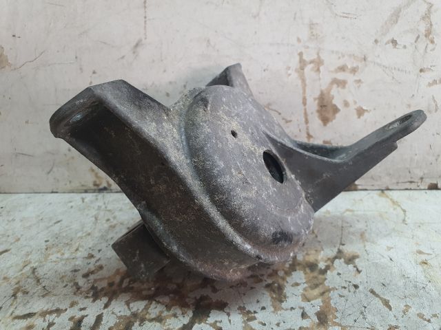 bontott OPEL ZAFIRA B Motor Tartó Bak Jobb