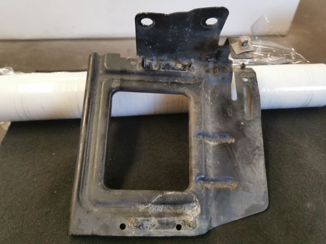 bontott OPEL ZAFIRA B Motorvezérlő Tartó