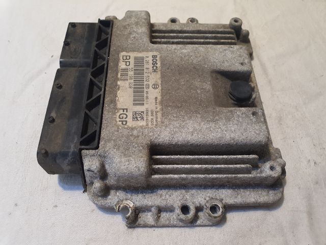 bontott OPEL ZAFIRA B Motorvezérlő