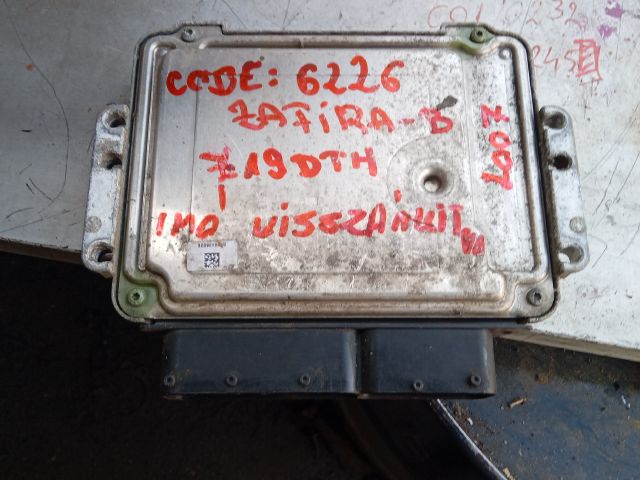 bontott OPEL ZAFIRA B Motorvezérlő