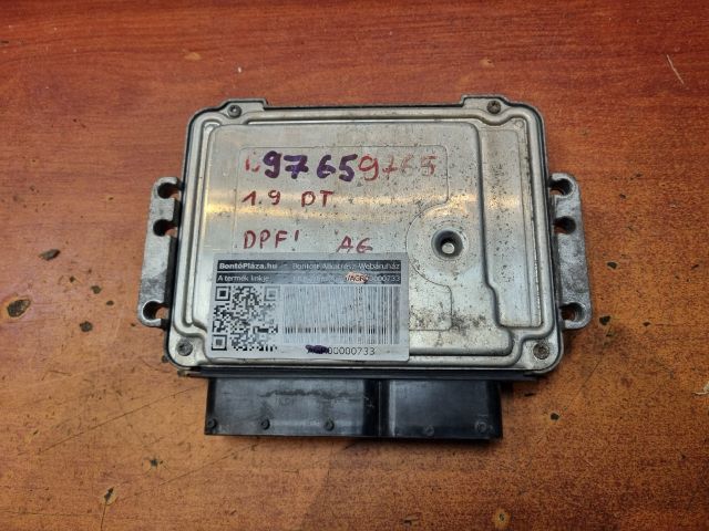 bontott OPEL ZAFIRA B Motorvezérlő