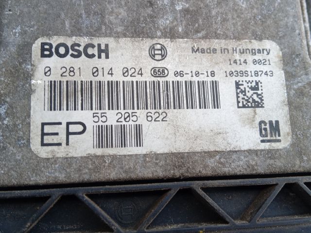 bontott OPEL ZAFIRA B Motorvezérlő