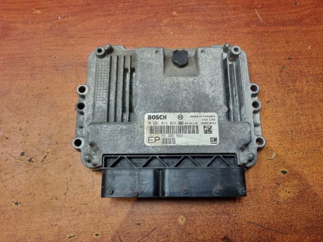 bontott OPEL ZAFIRA B Motorvezérlő