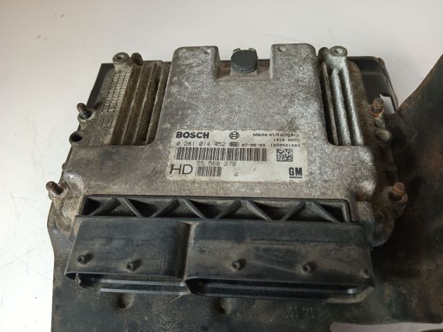 bontott OPEL ZAFIRA B Motorvezérlő