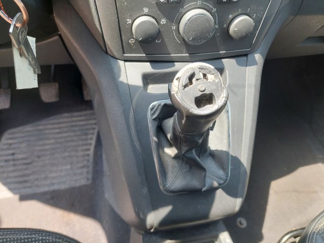 bontott OPEL ZAFIRA B Motorvezérlő