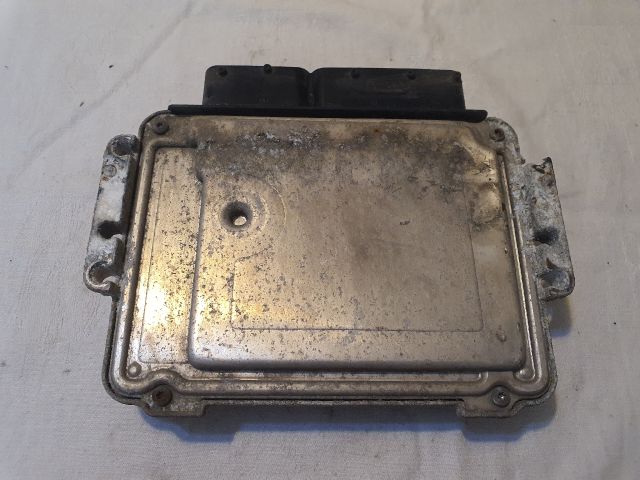 bontott OPEL ZAFIRA B Motorvezérlő