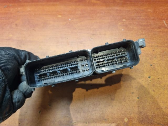 bontott OPEL ZAFIRA B Motorvezérlő