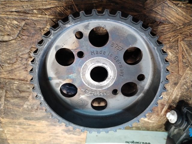 bontott OPEL ZAFIRA B Nagynyomású Szivattyú Bordáskerék / Lánckerék