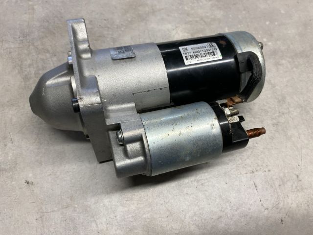 bontott OPEL ZAFIRA B Önindító