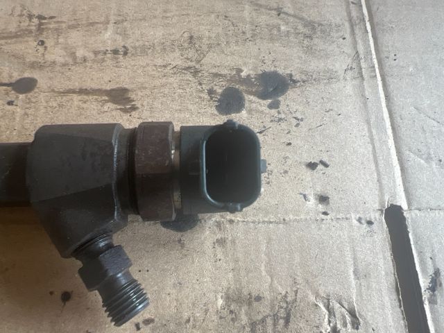 bontott OPEL ZAFIRA B Porlasztó (1 db)