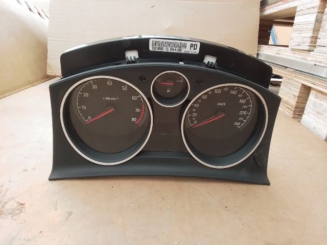 bontott OPEL ZAFIRA B Kilométeróra