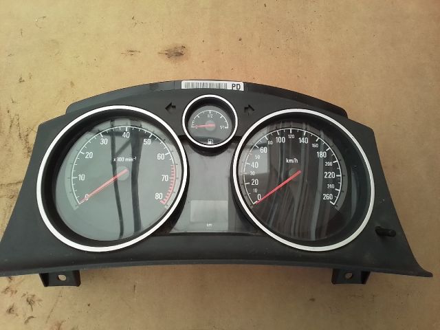 bontott OPEL ZAFIRA B Kilométeróra