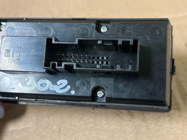 bontott OPEL ZAFIRA B Ablakemelő és Tükör Kapcsoló