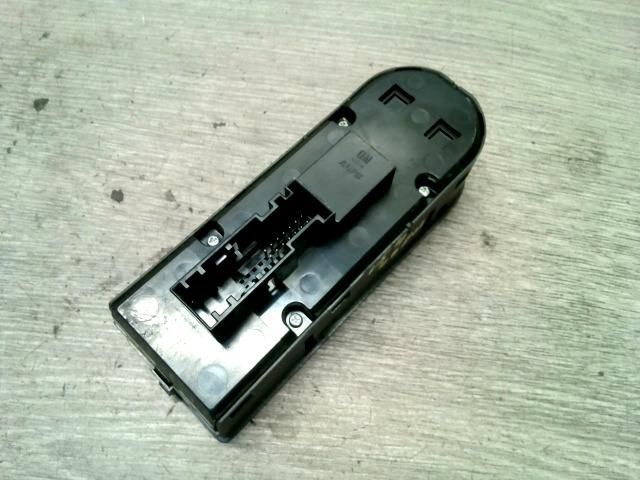 bontott OPEL ZAFIRA B Ablakemelő és Tükör Kapcsoló