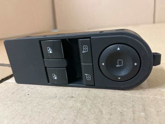 bontott OPEL ZAFIRA B Ablakemelő és Tükör Kapcsoló