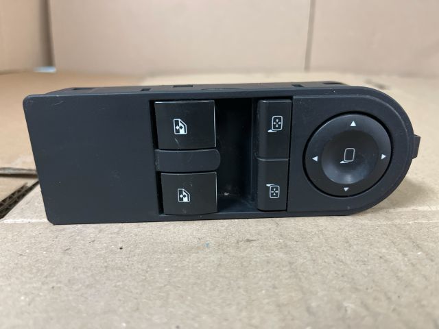 bontott OPEL ZAFIRA B Ablakemelő és Tükör Kapcsoló