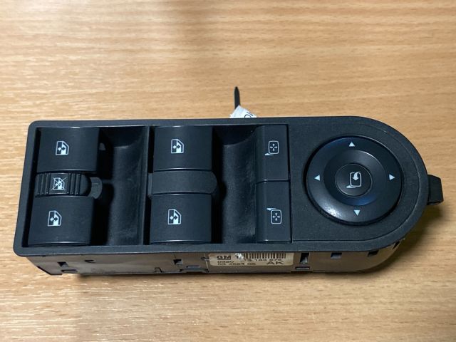 bontott OPEL ZAFIRA B Ablakemelő Kapcsoló Négyes / Kettes