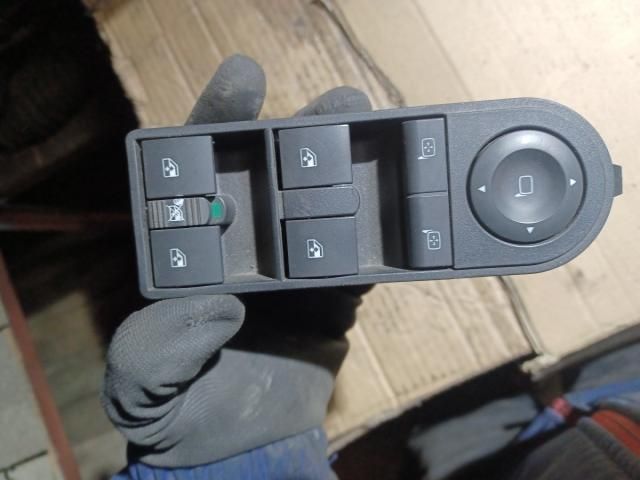 bontott OPEL ZAFIRA B Ablakemelő Kapcsoló Négyes / Kettes