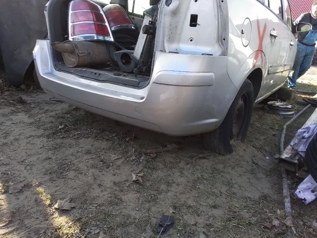 bontott OPEL ZAFIRA B Bal A Oszlop