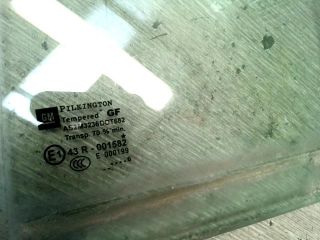 bontott OPEL ZAFIRA B Bal C Oszlop Oldalablak Üveg