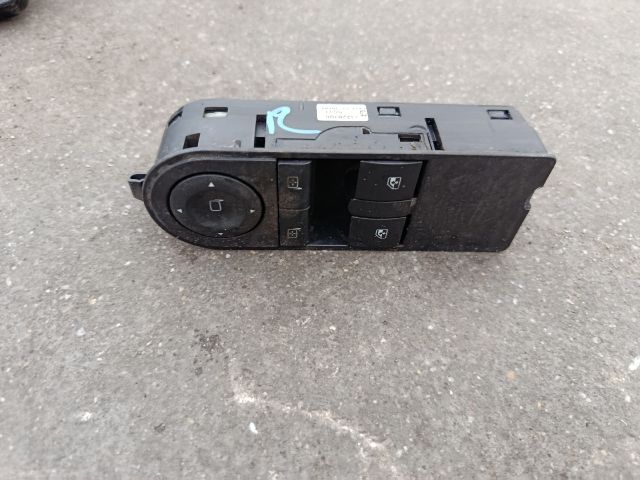 bontott OPEL ZAFIRA B Bal első Ablakemelő Kapcsoló