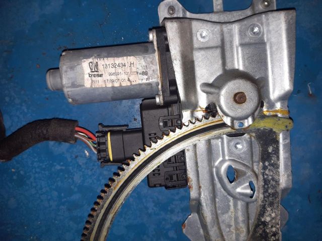 bontott OPEL ZAFIRA B Bal első Ablakemelő Szerkezet (Elektromos)