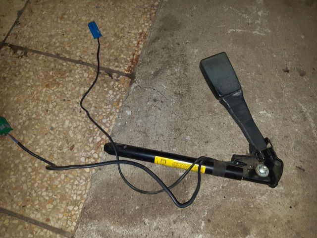 bontott OPEL ZAFIRA B Bal első Biztonsági Öv Csat