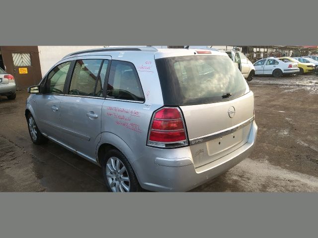 bontott OPEL ZAFIRA B Bal első Gumikéder