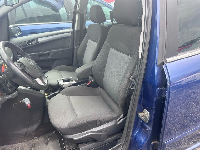 bontott OPEL ZAFIRA B Bal első Ülés