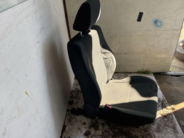 bontott OPEL ZAFIRA B Bal első Ülés