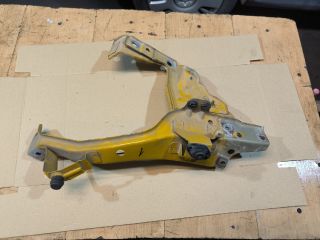 bontott OPEL ZAFIRA B Bal Fényszóró Lámpakeret