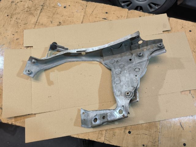 bontott OPEL ZAFIRA B Bal Fényszóró Lámpakeret