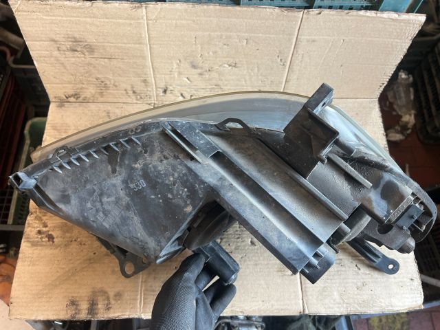 bontott OPEL ZAFIRA B Bal Fényszóró