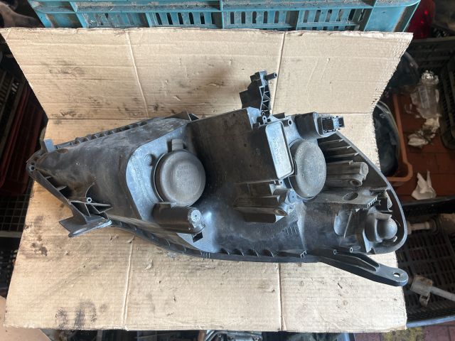 bontott OPEL ZAFIRA B Bal Fényszóró