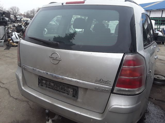 bontott OPEL ZAFIRA B Bal hátsó Csonkállvány Kerékaggyal