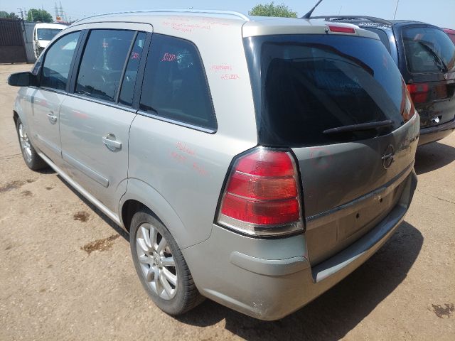 bontott OPEL ZAFIRA B Bal hátsó Csonkállvány Kerékaggyal