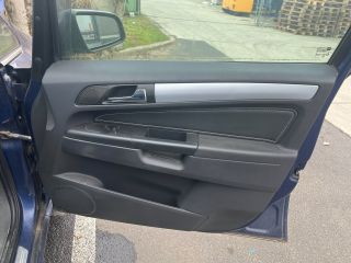 bontott OPEL ZAFIRA B Bal hátsó Fejtámla