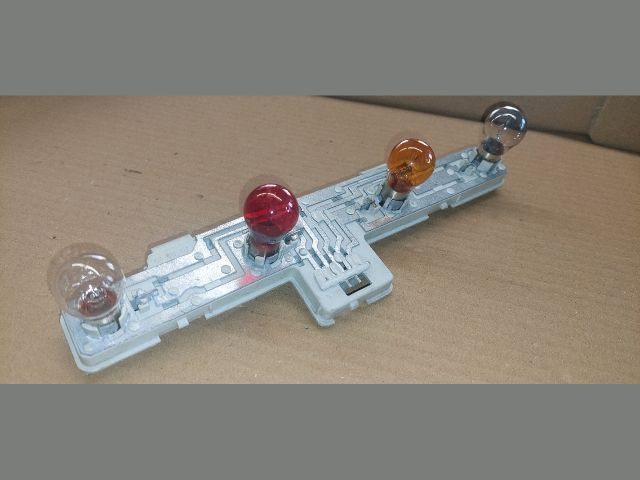 bontott OPEL ZAFIRA B Bal Hátsó Lámpa Foglalat