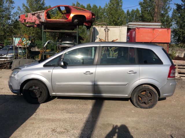 bontott OPEL ZAFIRA B Bal hátsó Sárvédő