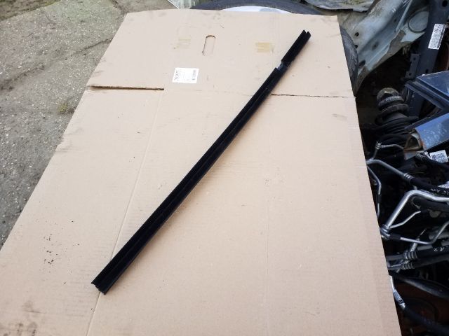 bontott OPEL ZAFIRA B Bal hátsó Vízlehúzó Gumicsík