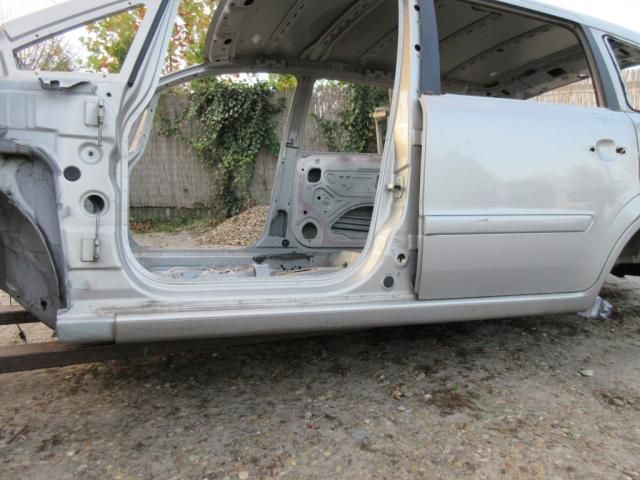 bontott OPEL ZAFIRA B Bal Küszöb