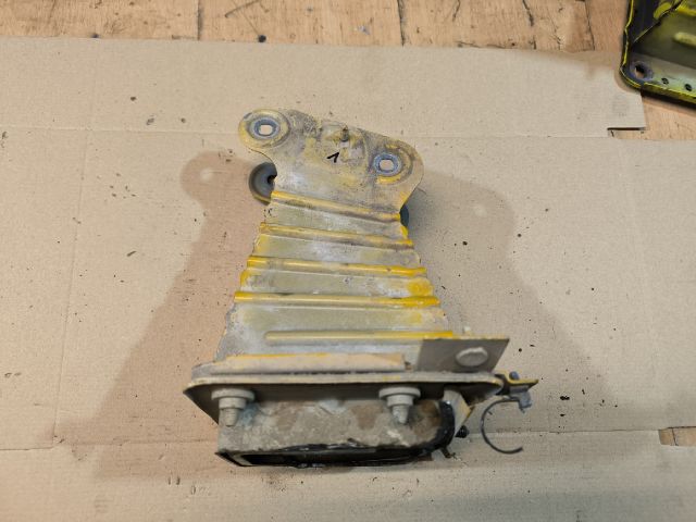 bontott OPEL ZAFIRA B Bal Lökhárító Tartó Nyúlványvég