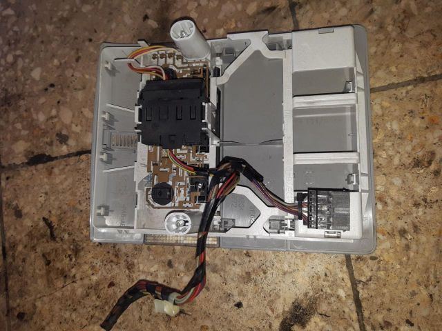 bontott OPEL ZAFIRA B Beltér Világítás Első