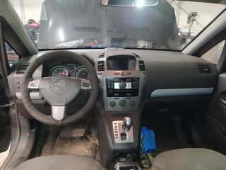bontott OPEL ZAFIRA B Beltér Világítás Első