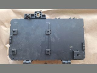 bontott OPEL ZAFIRA B Biztosítéktábla Csomagtér