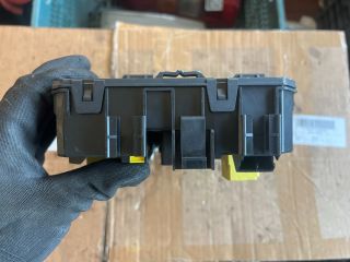 bontott OPEL ZAFIRA B Biztosítéktábla Csomagtér