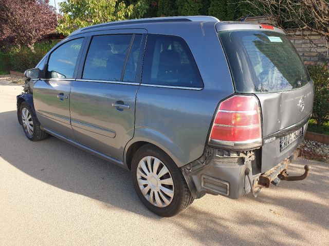 bontott OPEL ZAFIRA B Biztosítéktábla Csomagtér