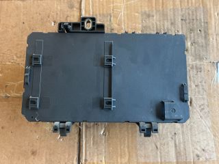 bontott OPEL ZAFIRA B Biztosítéktábla Csomagtér