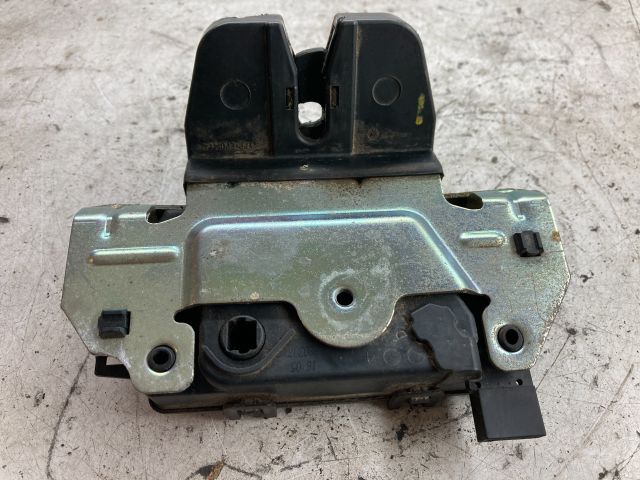 bontott OPEL ZAFIRA B Biztosítéktábla Doboz